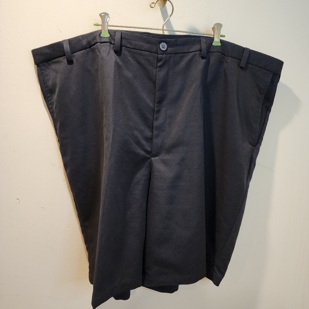 Haggar Men's Black Flat-Front Shorts Plus Sz 52